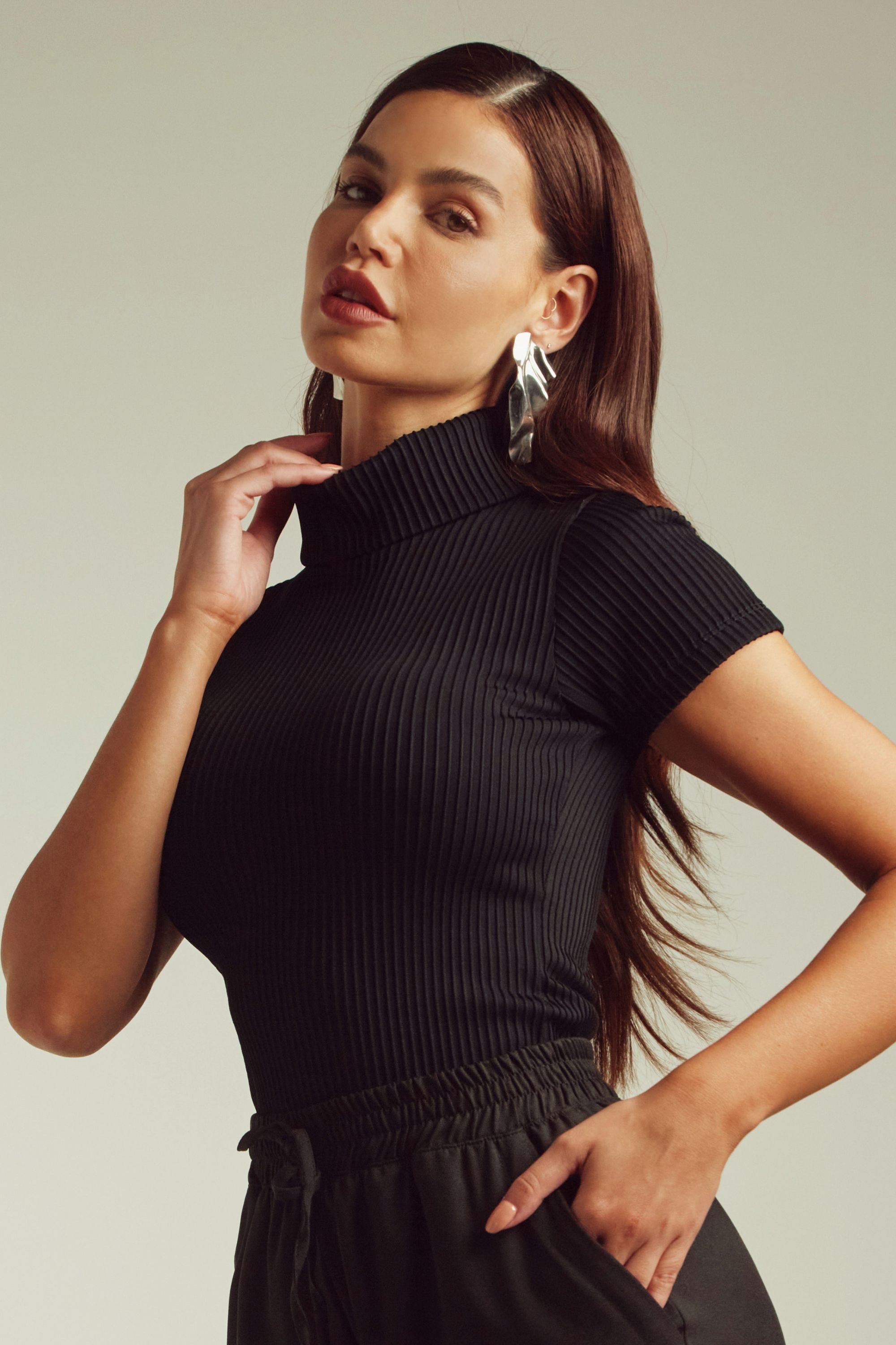 Blusa Canelada Premium Gola Alta Preta